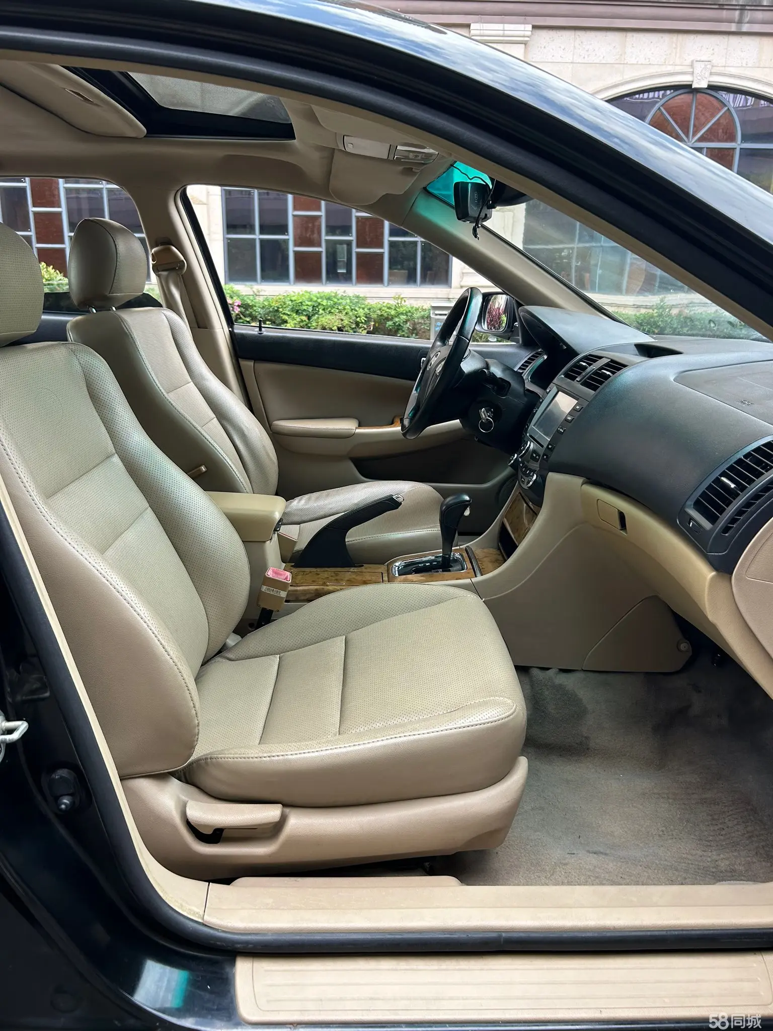 BYD F6 2012 car image #10