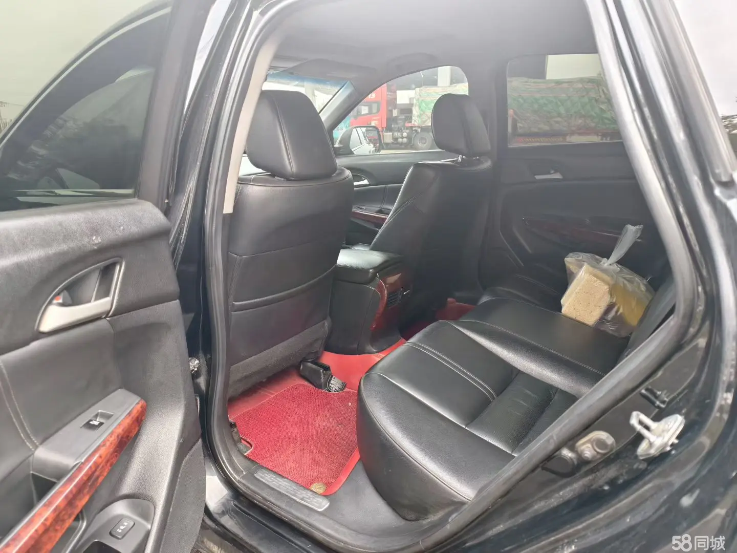 Honda CROSSTOUR 2010 изображение автомобиля #10