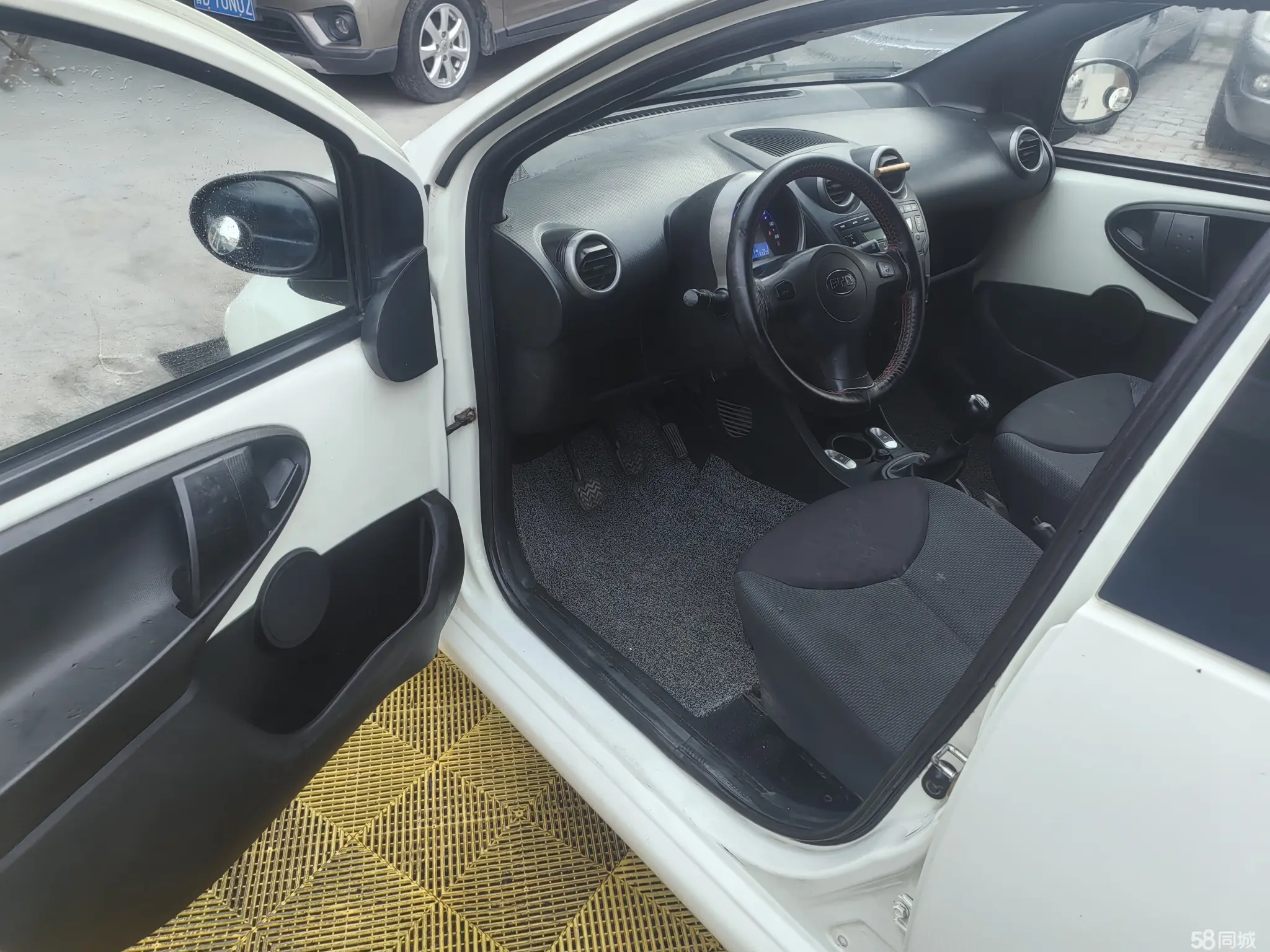 BYD F0 2012 immagine di auto #10