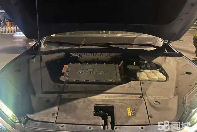 NIO ES8 2019 car image #10