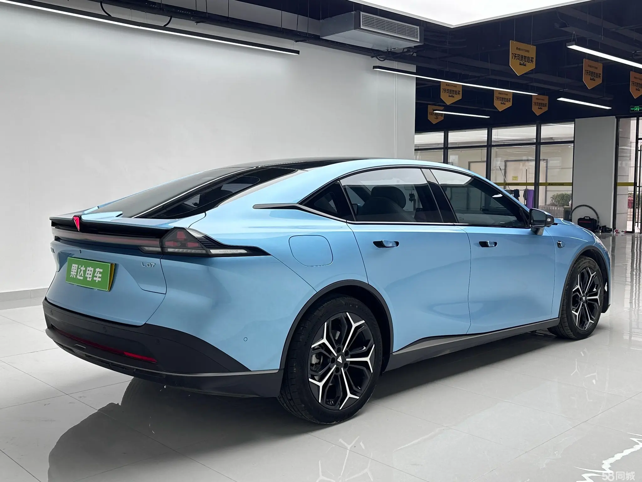 Deepal S07 2024 car image #10