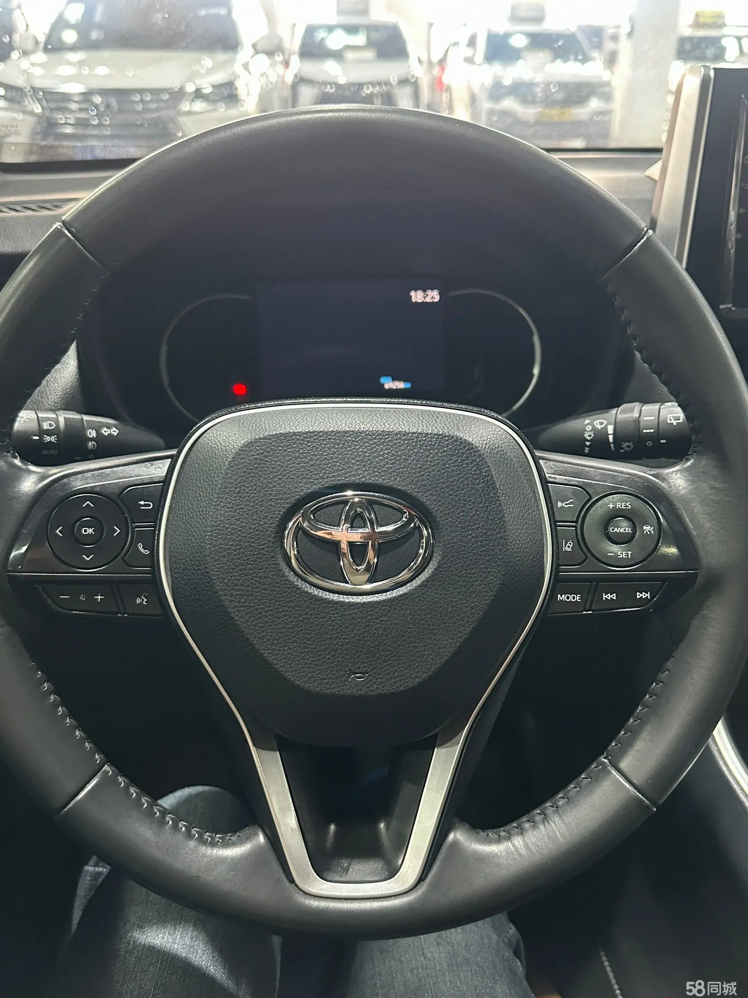 Toyota RAV4 2019 #10 Toyota RAV4 2019 car image #10