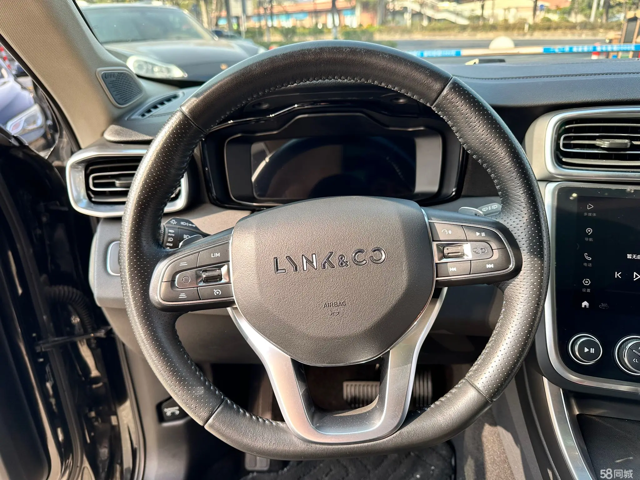 Lynk & Co 01 EM-P 2018 car image #10