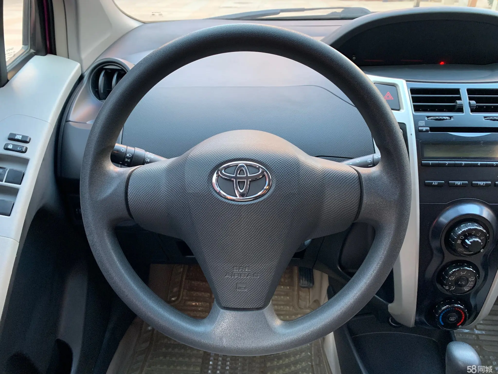 Toyota Yaris 2011 imagen de coche #10