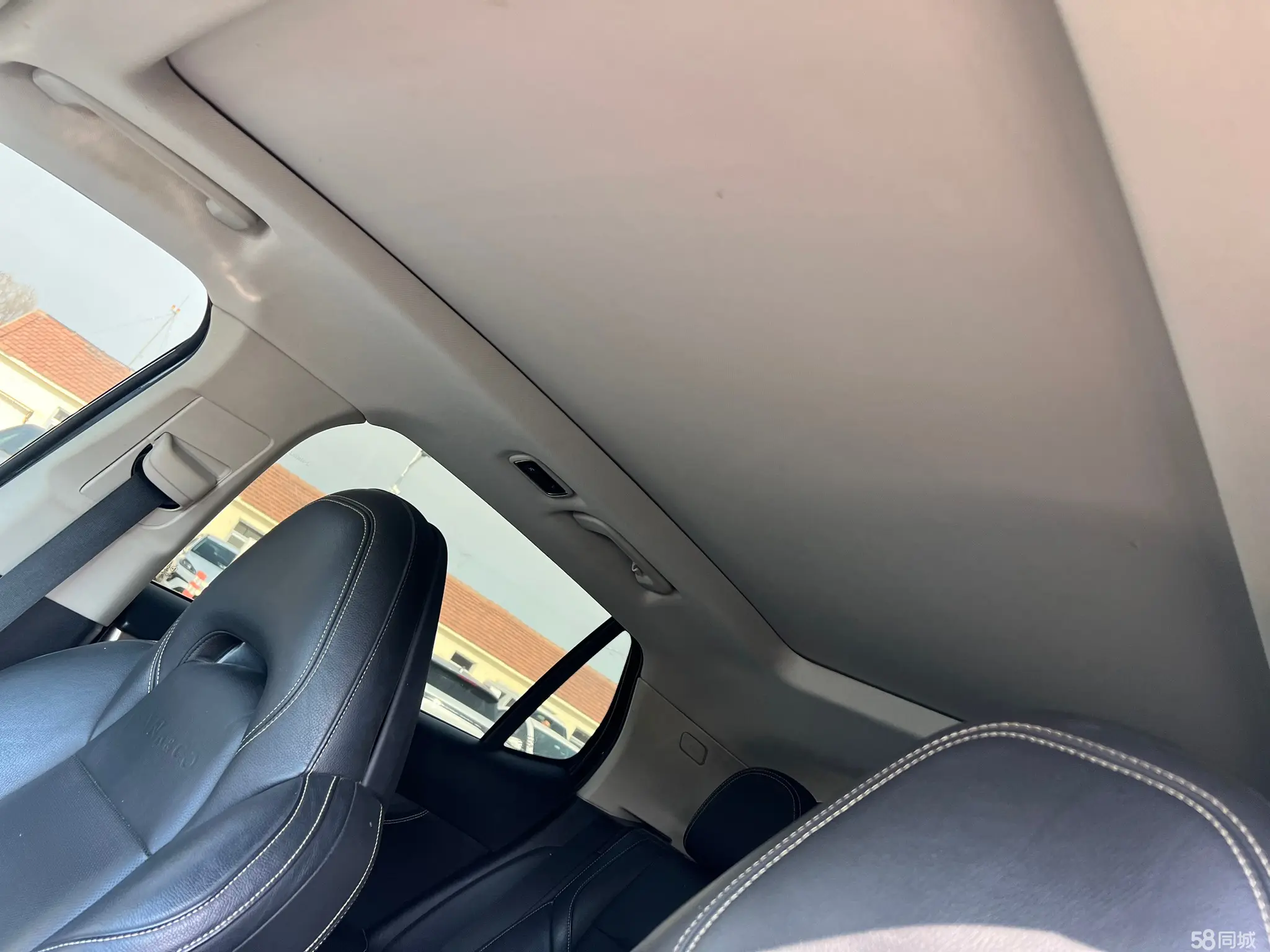 Lynk & Co 01 2018 car image #10