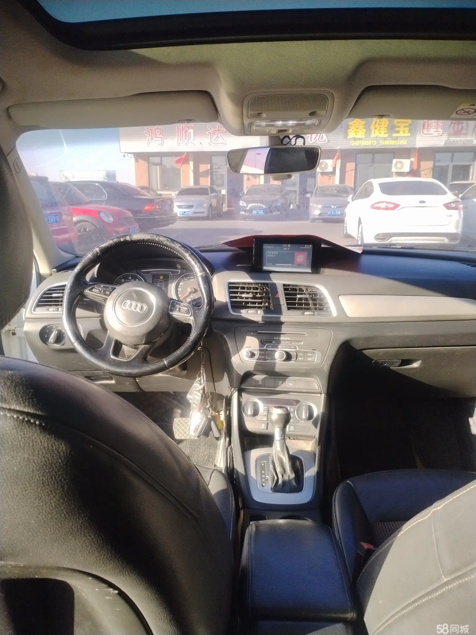 Audi Q3 2016 car image #10