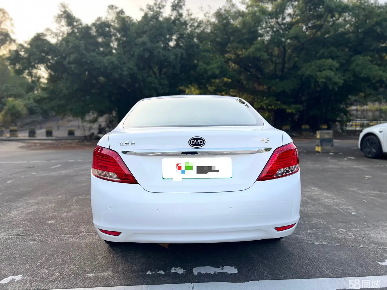 BYD e5 2018 car image #10
