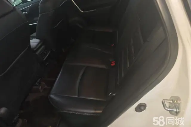 Toyota RAV4 2021 car image #10