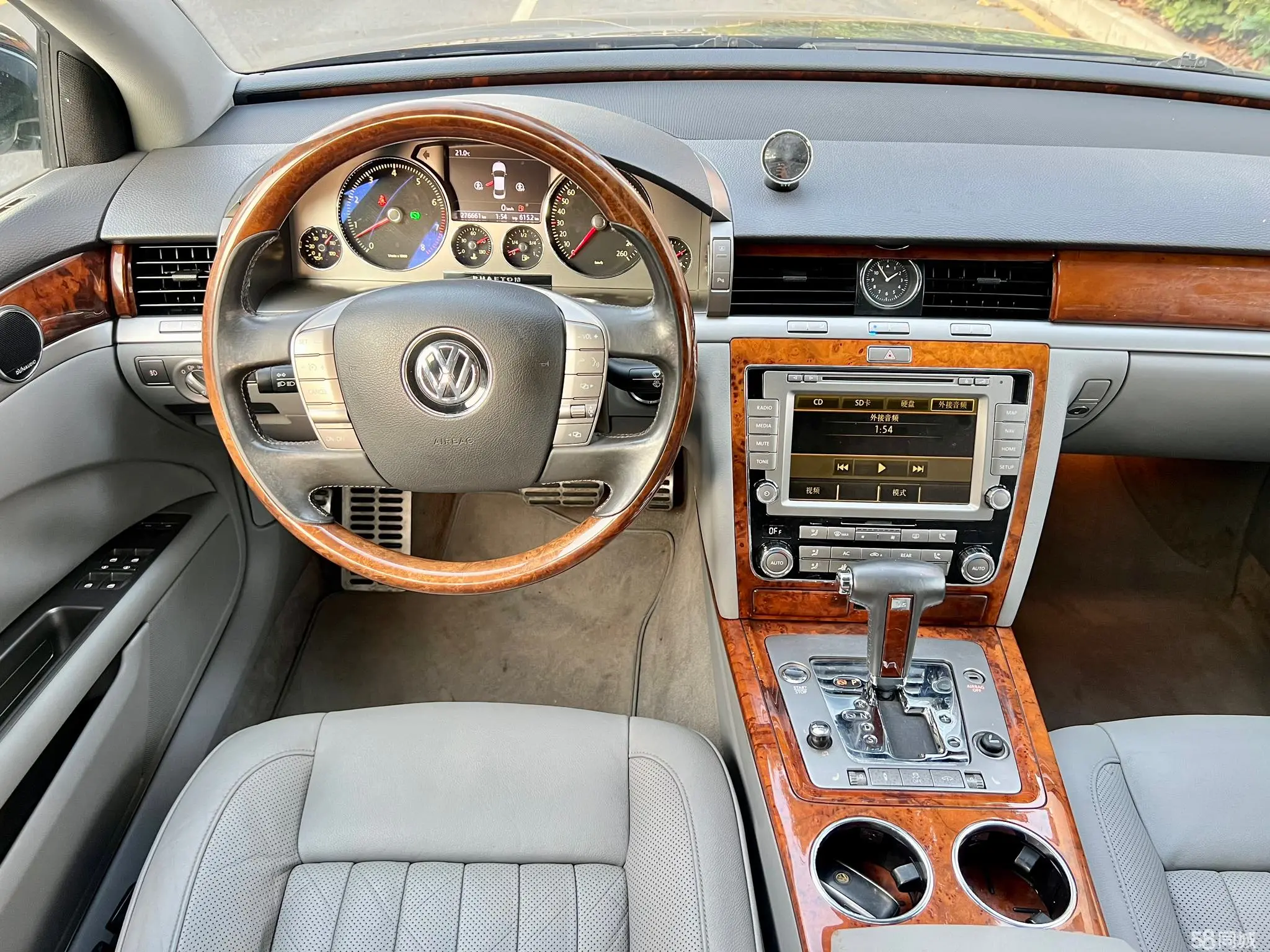 Volkswagen Pheaton 2015 immagine di auto #10