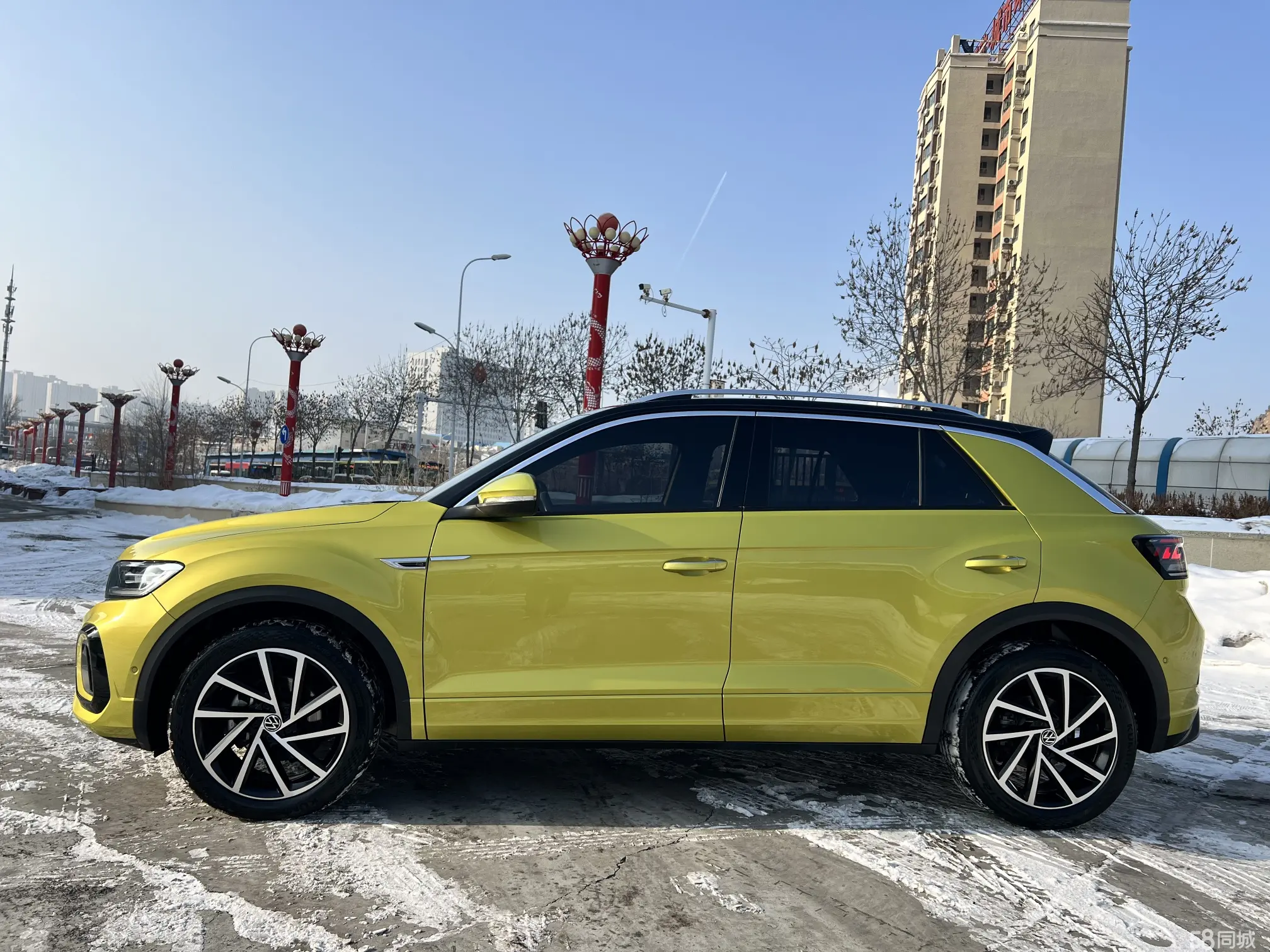 Volkswagen T-Roc 2023 #10 Volkswagen T-Roc 2023 car image #10