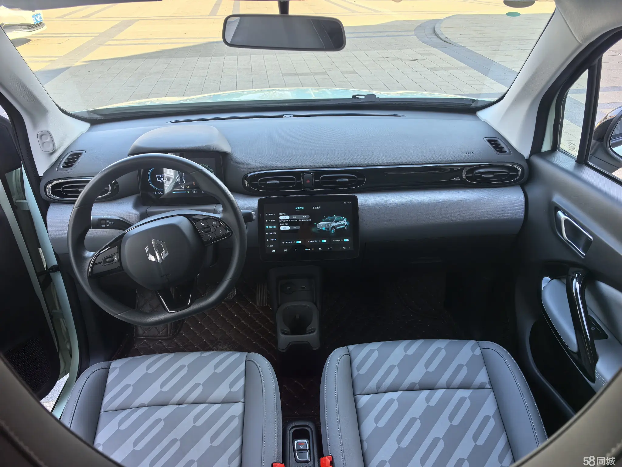 零跑汽车 零跑T03 2024 汽车图片 #10