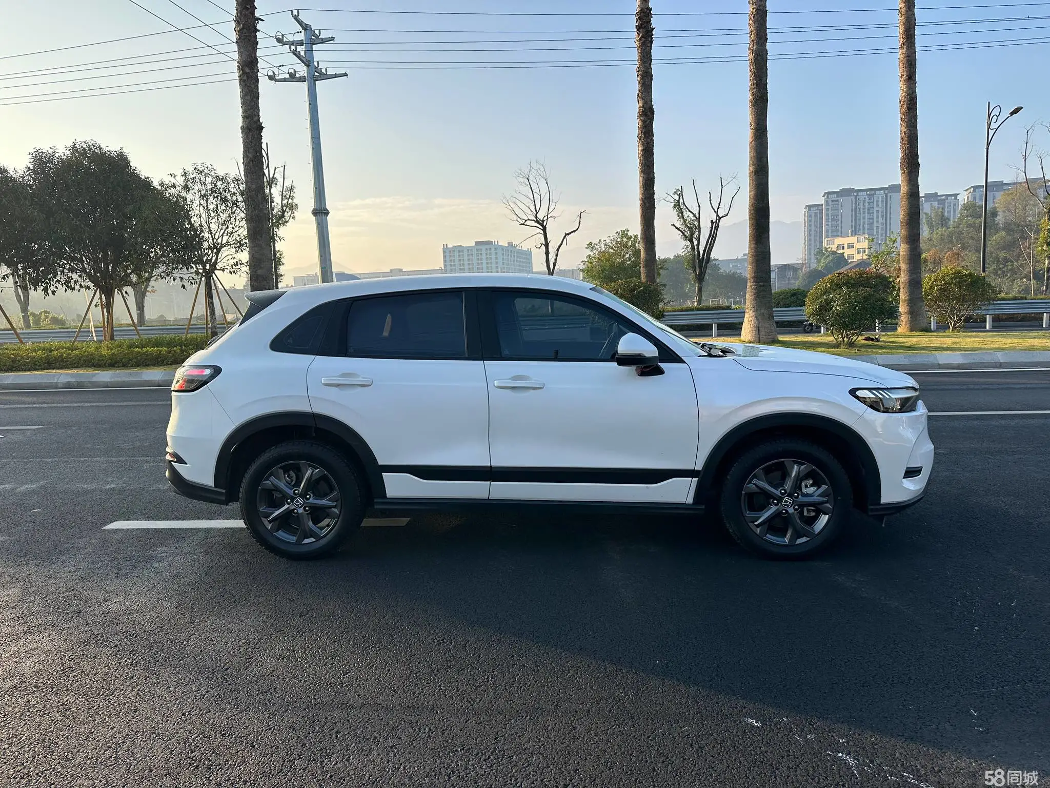 Honda HR-V 2023 car image #10