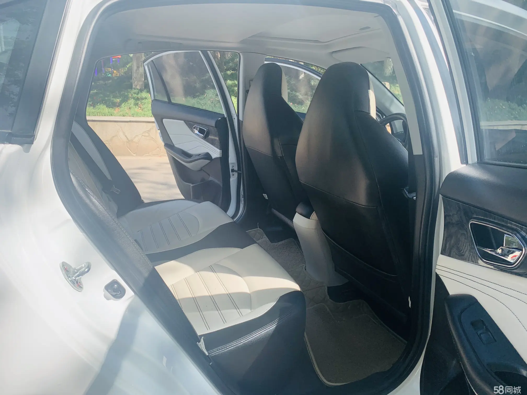 Soueast V5 Lingzhi 2017 car image #10