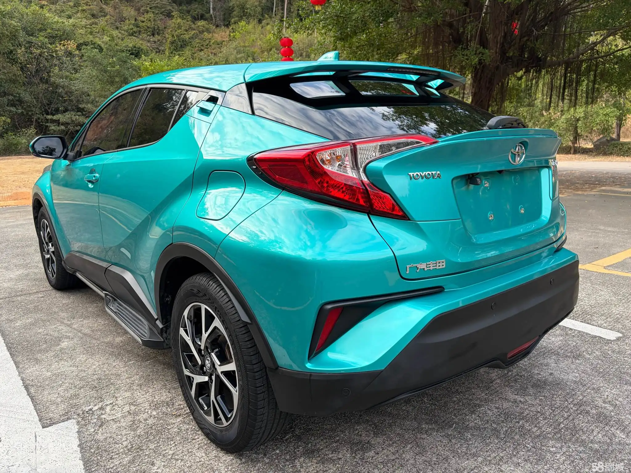 Toyota C-HR 2019 immagine di auto #10