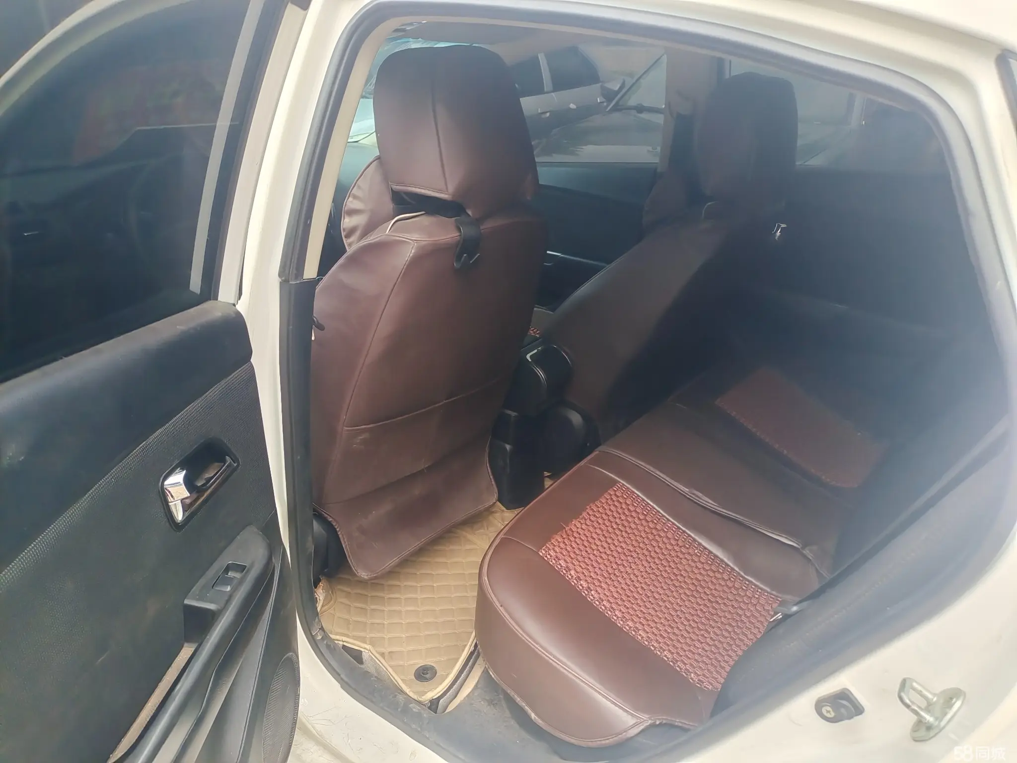 起亚 起亚K2 2012 汽车图片 #10