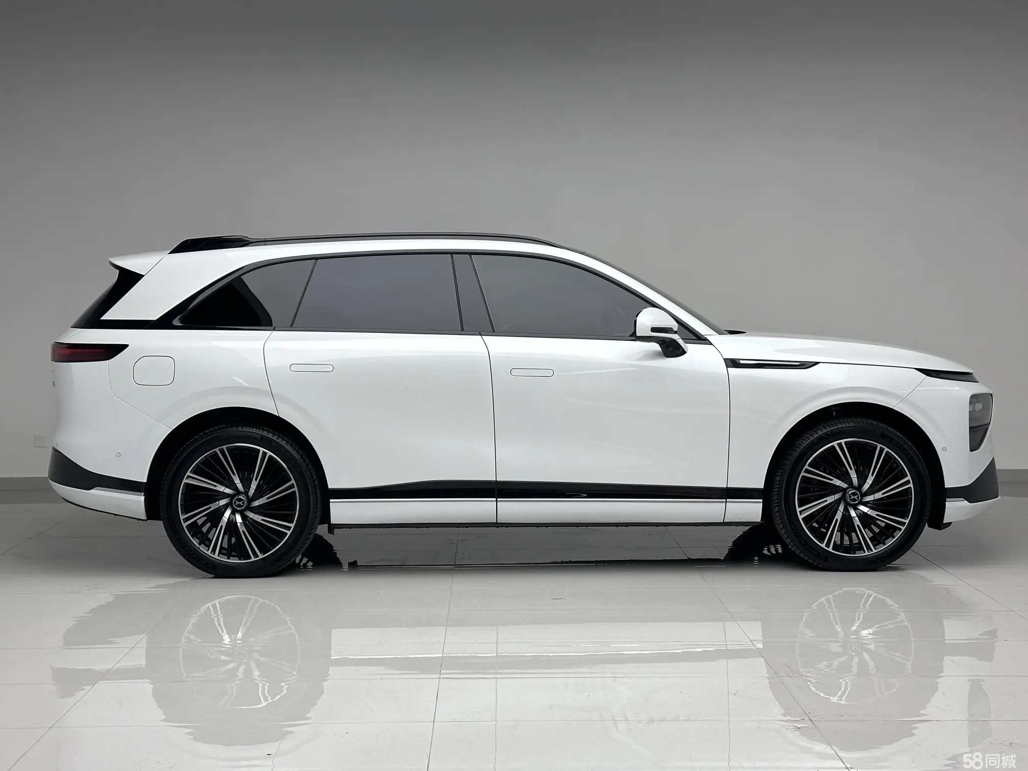 Xpeng G9 2025 #10 Xpeng G9 2025 car image #10