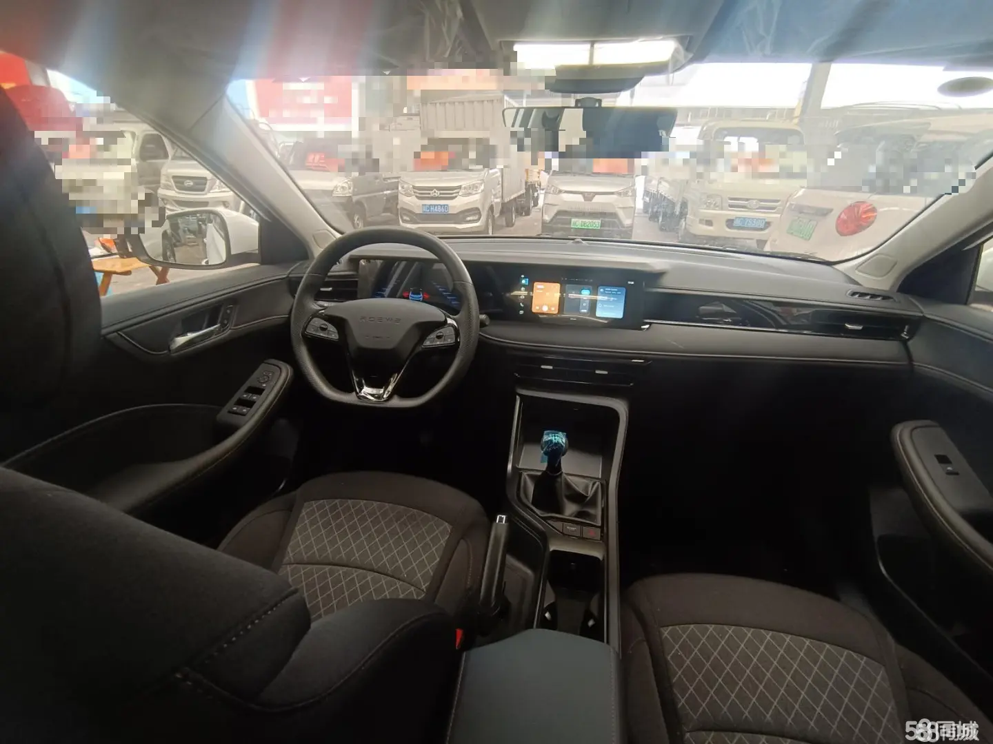 Roewe i5 2025 car image #10