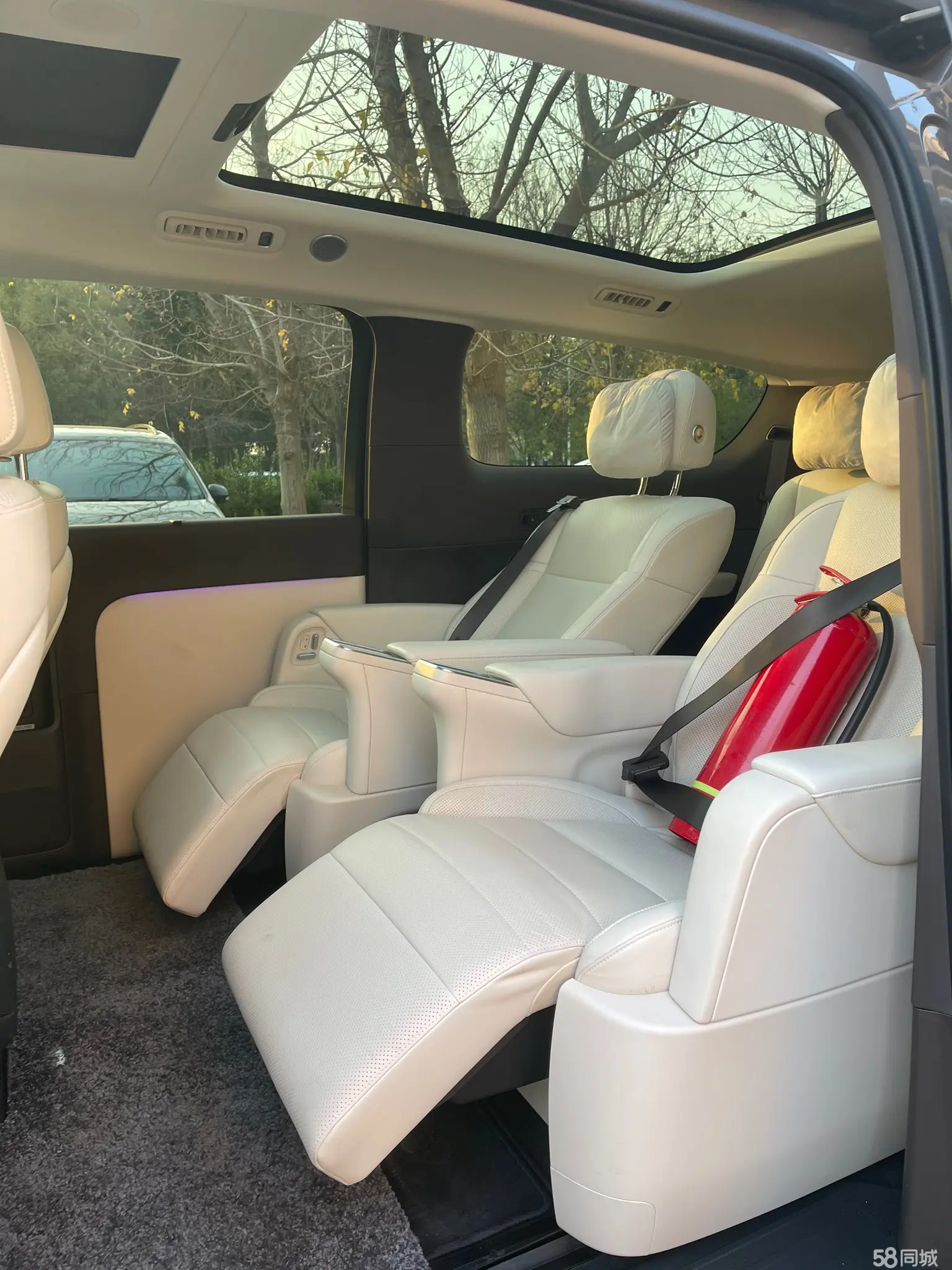 理想汽车 理想MEGA 2024 汽车图片 #10