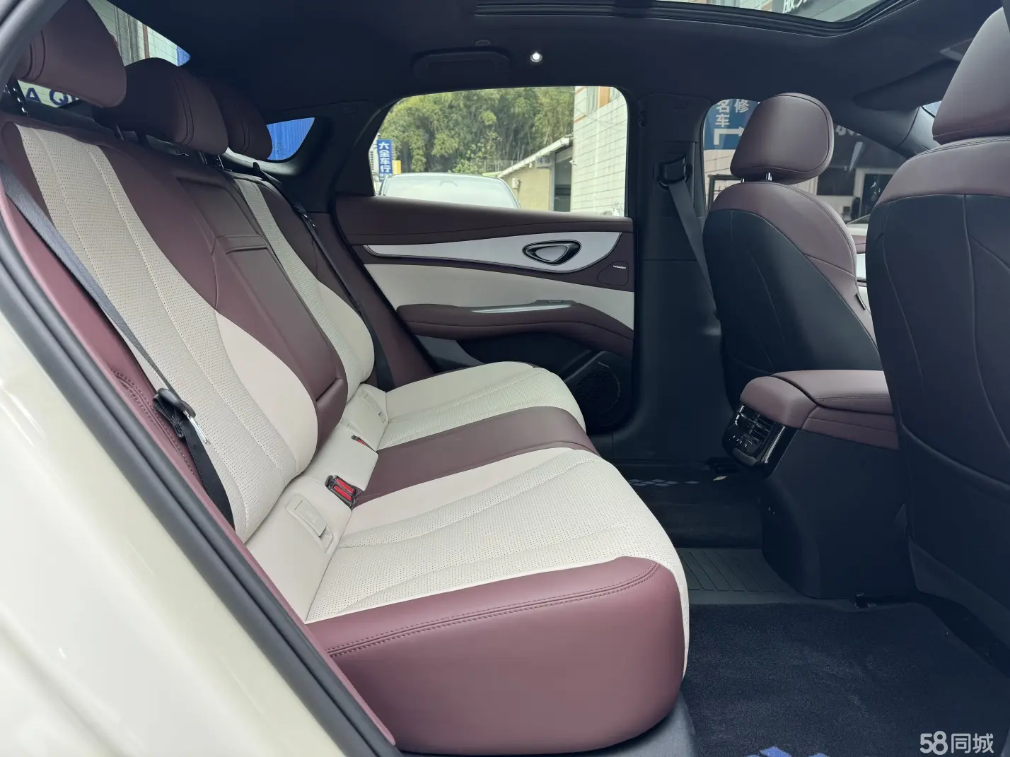 BYD Seal 07 DM-i 2025 car image #10