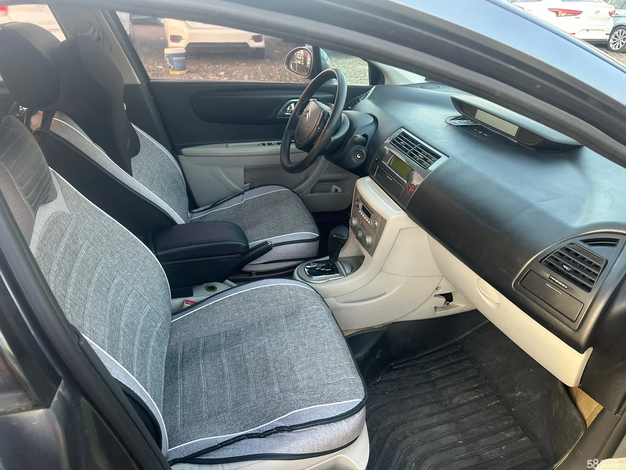 Citroen C-Quatre 2011 car image #10