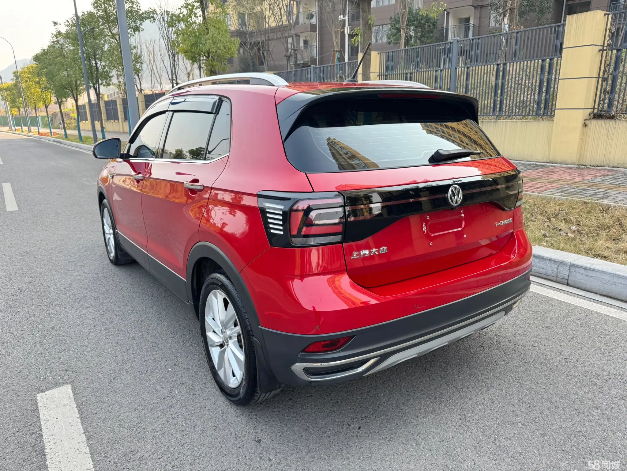 Volkswagen T-Cross 2019 #10 Volkswagen T-Cross 2019 car image #10