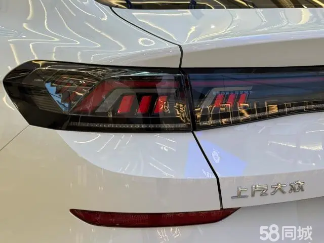 Volkswagen Lamando 2024 immagine di auto #10