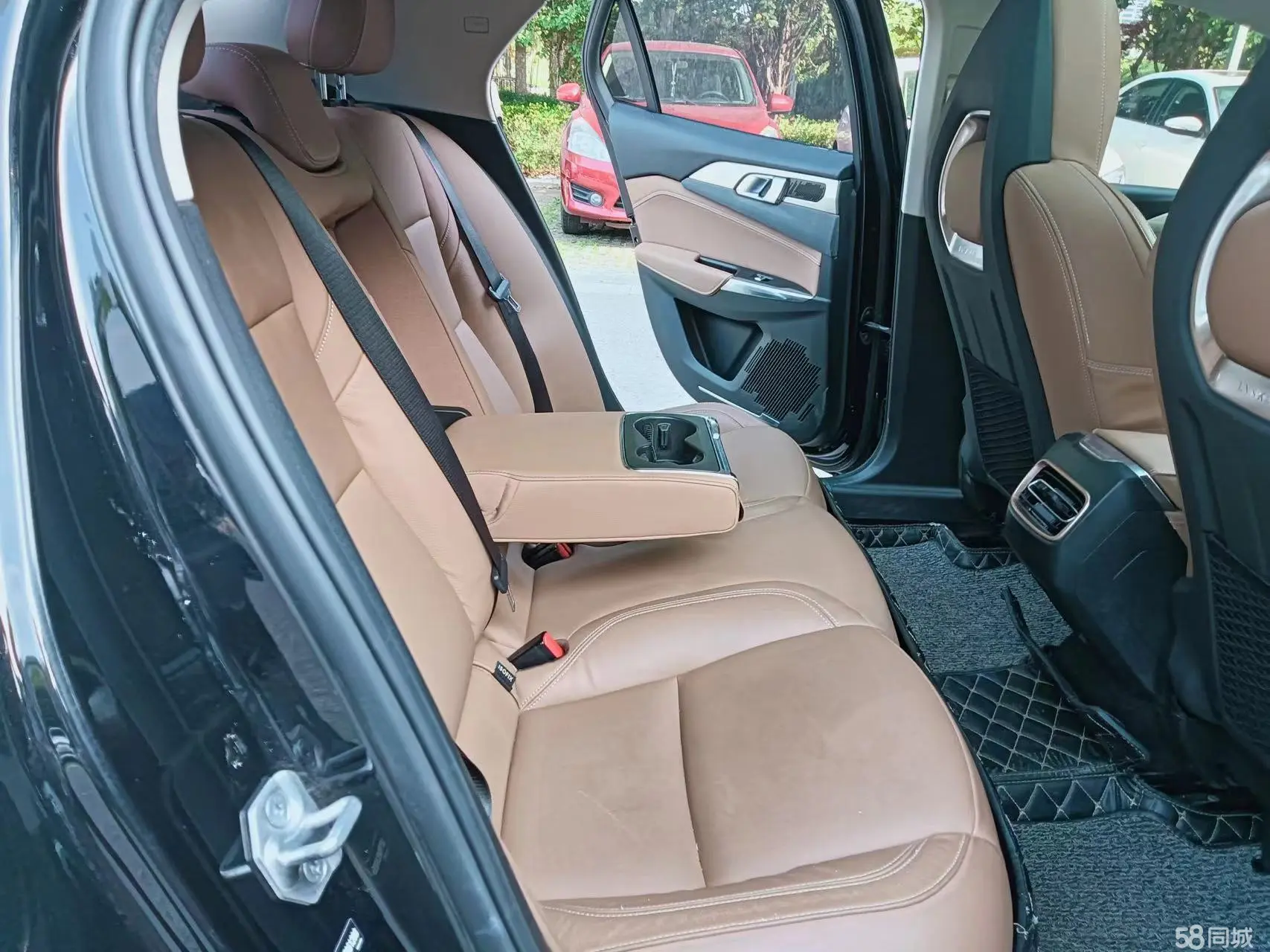 Lynk & Co 03 2019 #10 Lynk & Co 03 2019 car image #10