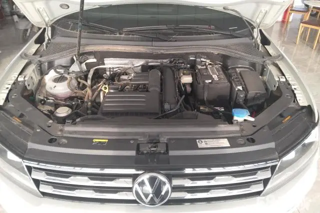 Volkswagen Tiguan L 2021 immagine di auto #10