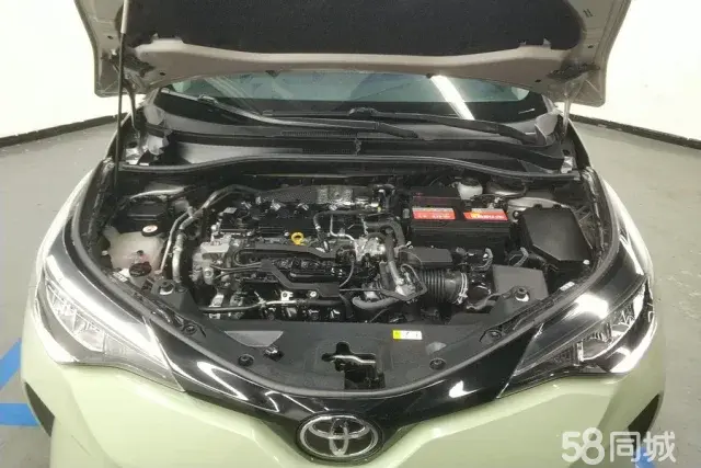 Toyota C-HR 2022 car image #10