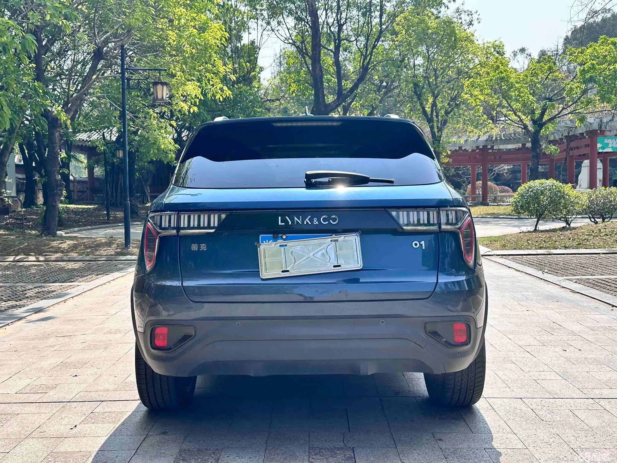 Lynk & Co 01 2018 #10 Lynk & Co 01 2018 car image #10
