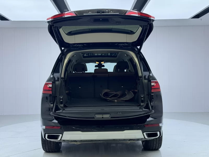 BMW X7 M60i 2021 #10 BMW X7 M60i 2021 car image #10