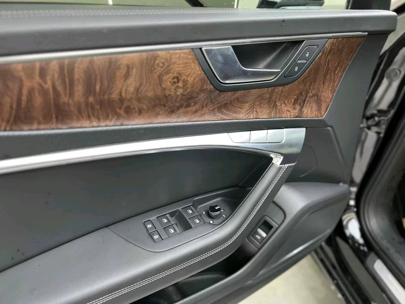 Audi A6L e-tron 2021 immagine di auto #10