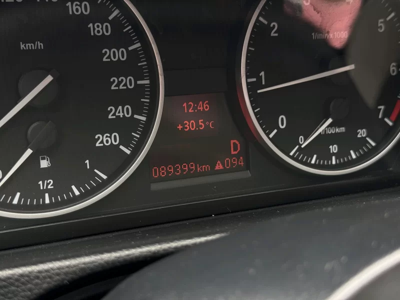 BMW 3 Series (Imported) 2010 immagine di auto #10