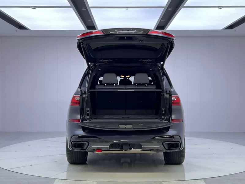 BMW X7 M60i 2022 #10 BMW X7 M60i 2022 car image #10