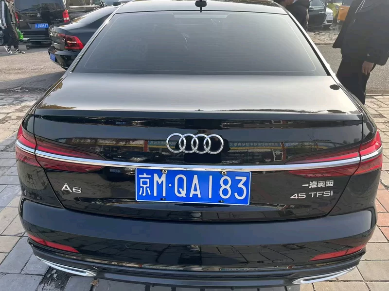 Audi A6L e-tron 2022 immagine di auto #10