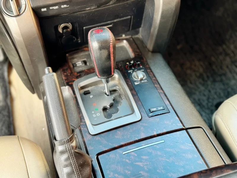 Toyota Land Cruiser 2011 #10 Toyota Land Cruiser 2011 car image #10