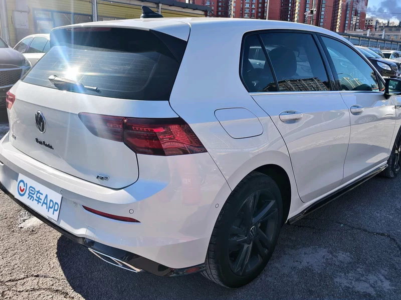 Volkswagen Golf 2023 car image #10