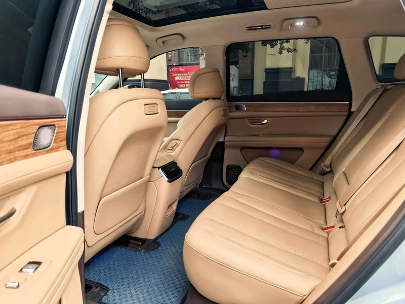 Toyota RAV4 2023 car image #10