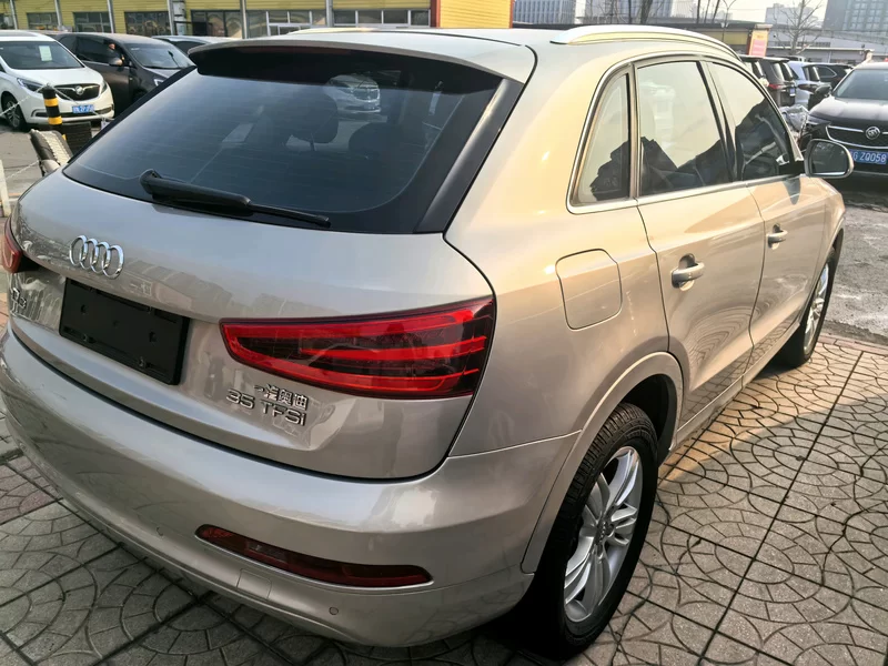 Audi Q3 2013 car image #10