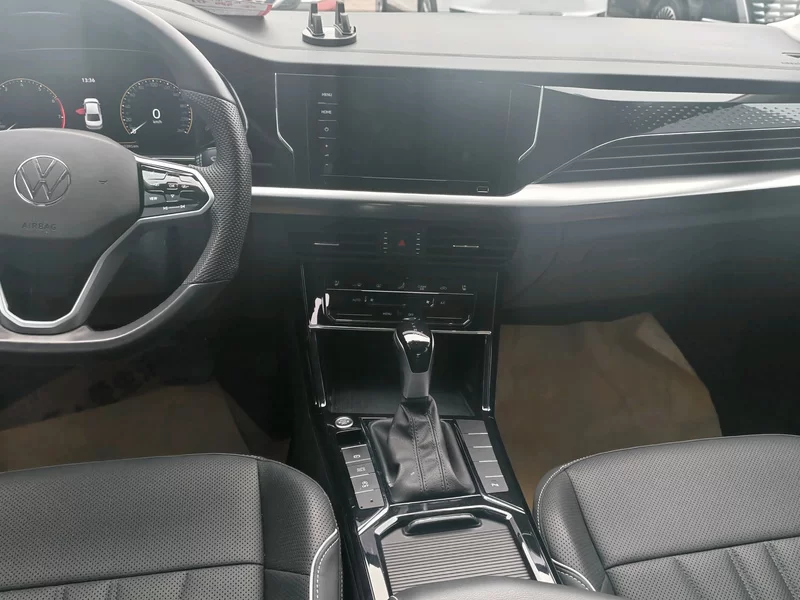 Volkswagen Passat 2024 car image #10