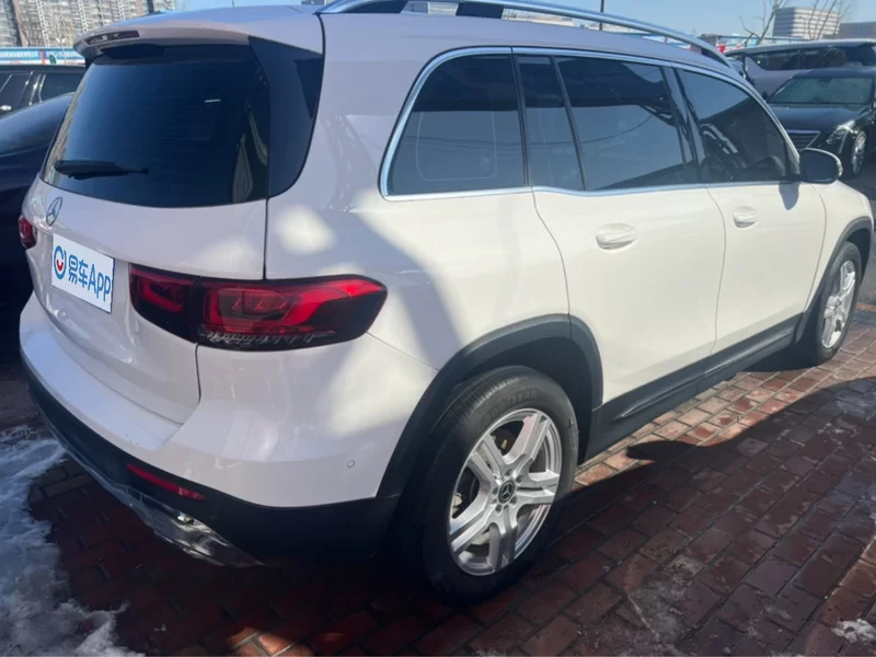 Mercedes-Benz GLB Class 2023 car image #10