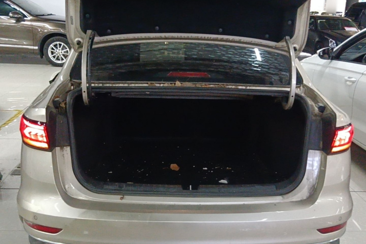 GEELY Emgrand 2022 car image #19