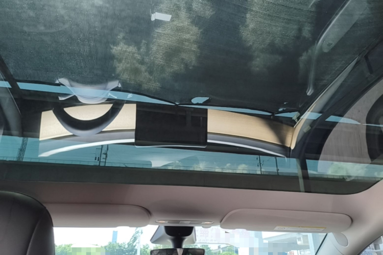 Tesla Model Y 2022 car image #20