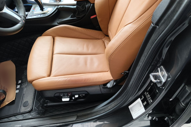 BMW 3 Series GT 2019 #15 BMW 3 Series GT 2019 car image #15