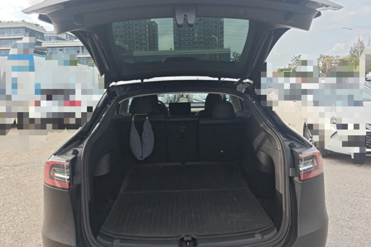 Tesla Model Y 2023 #19 Tesla Model Y 2023 car image #19