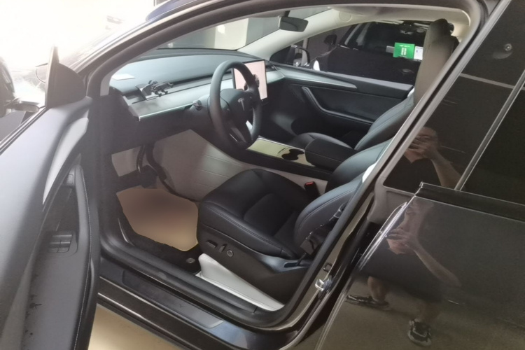 Tesla Model Y 2024 #15 Tesla Model Y 2024 car image #15