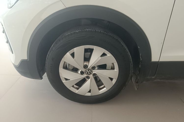 Volkswagen Tharu 2024 car image #9