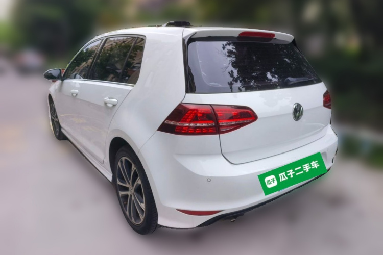 Volkswagen Golf 2018 car image #5