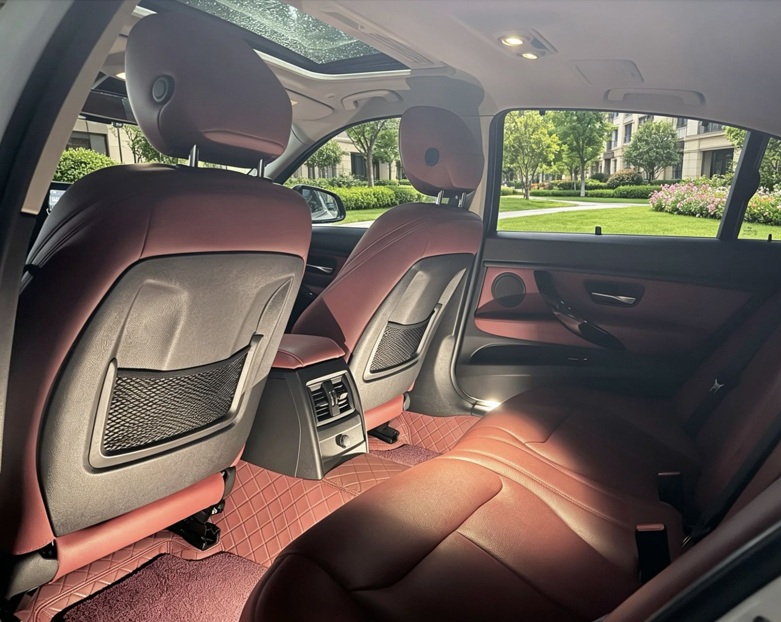 BMW 3 Series 2018 #5 BMW 3 Series 2018 car image #5