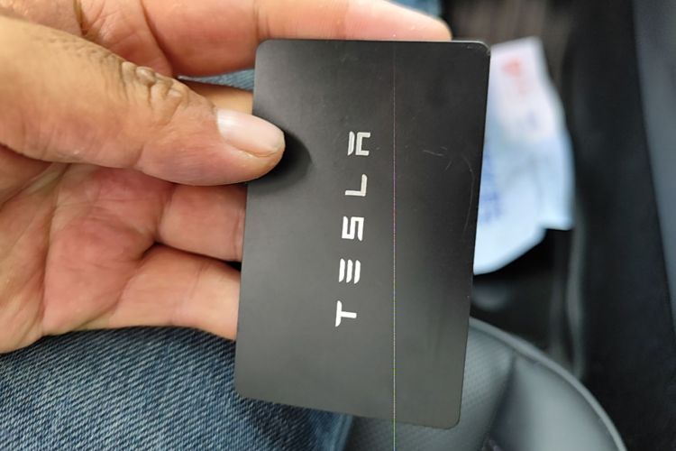 Tesla Model 3 2024 car image #9